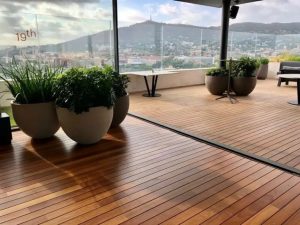 How to Choose the Best Wood Decking for Outdoor Spaces?